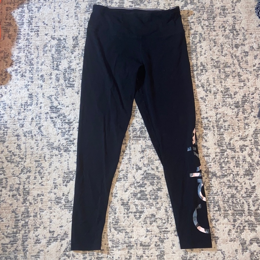 Women’s black Calvin Klein leggings.